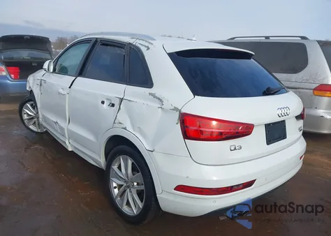 2018 Audi Q3 2.0T Premium/2.0T Sport Premium z USA, uszkodzony, nr VIN WA1ECCFSXJR009383